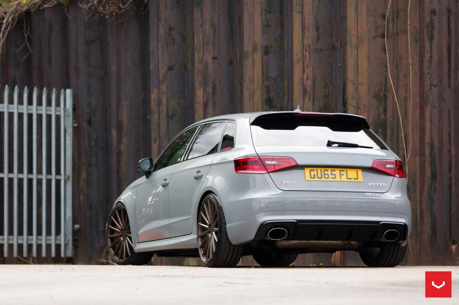  Audi RS3 Sportback on Vossen Wheels (VFS2) 2016 года  (фото 24 из 47)